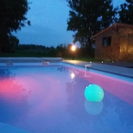 D Hotes ,hotel ,secret D'une Nuit A Pres De Onnaing,avec Piscine 住宿加早餐酒店 Vicq (Nord)