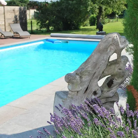 D Hotes ,hotel ,secret D'une Nuit A Vicq Pres De Onnaing,avec Piscine Vicq (Nord)