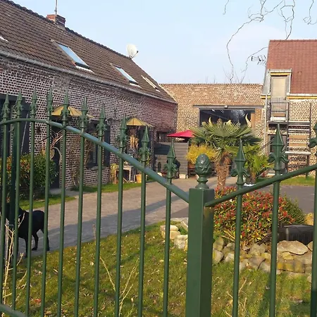 D Hotes ,hotel ,secret D'une Nuit A Vicq Pres De Onnaing,avec Piscine