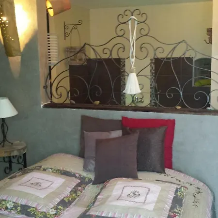 D Hotes ,hotel ,secret D'une Nuit A Vicq Pres De Onnaing,avec Piscine Bed & Breakfast Vicq (Nord)