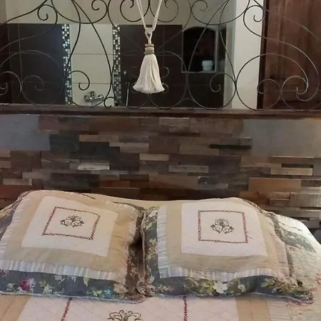 D Hotes ,hotel ,secret D'une Nuit A Pres De Onnaing,avec Piscine