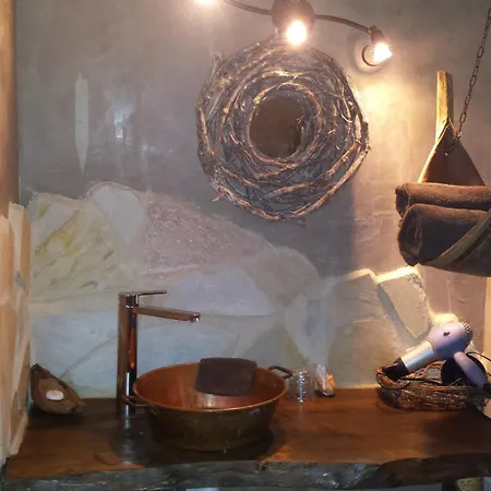 Bed & Breakfast D Hotes ,hotel ,secret D'une Nuit A Vicq Pres De Onnaing,avec Piscine 3*