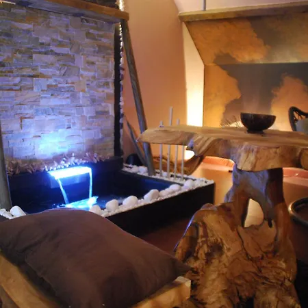 D Hotes ,hotel ,secret D'une Nuit A Vicq Pres De Onnaing,avec Piscine Bed & Breakfast Vicq (Nord)