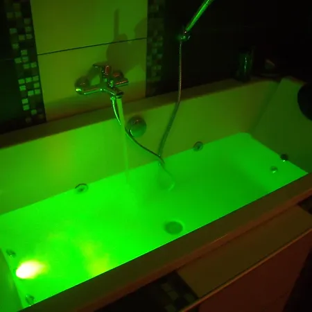 Secret D Nuit D Hotes ,hotel ,a Pres De Onnaing,avec Piscine 3*