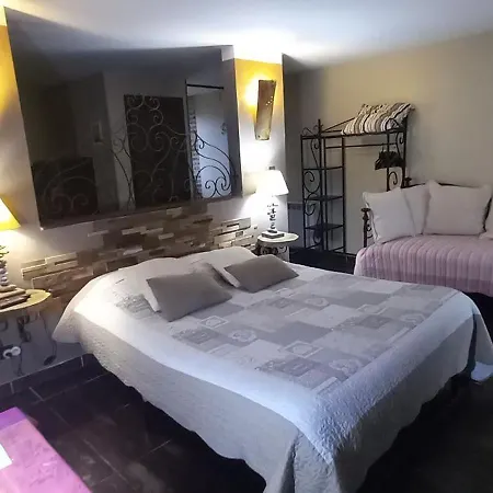 Secret D Nuit D Hotes ,hotel ,a Pres De Onnaing,avec Piscine 3*