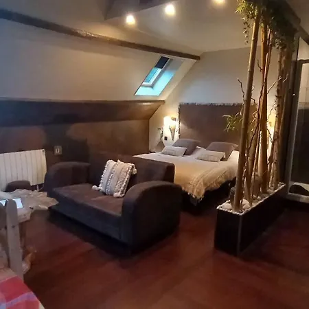 D Hotes ,hotel ,secret D'une Nuit A Pres De Onnaing,avec Piscine 住宿加早餐酒店