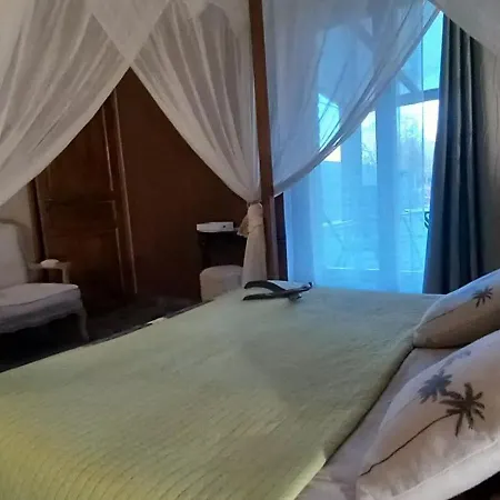 D Hotes ,hotel ,secret D'une Nuit A Pres De Onnaing,avec Piscine 住宿加早餐酒店 Vicq (Nord)