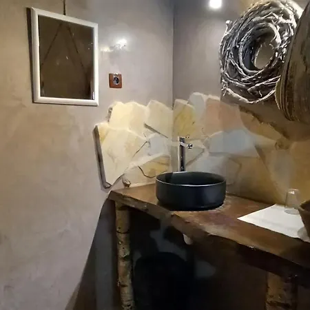 D Hotes ,hotel ,secret D'une Nuit A Pres De Onnaing,avec Piscine 3*