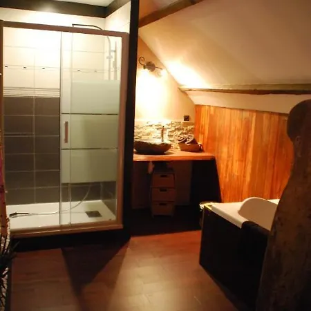 D Hotes ,hotel ,secret D'une Nuit A Vicq Pres De Onnaing,avec Piscine 3*